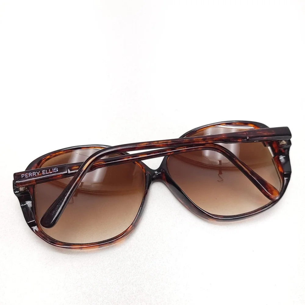 Perry Ellis Vintage Oversized Round Tortoiseshell Sunglasses Brown Gradient Lens